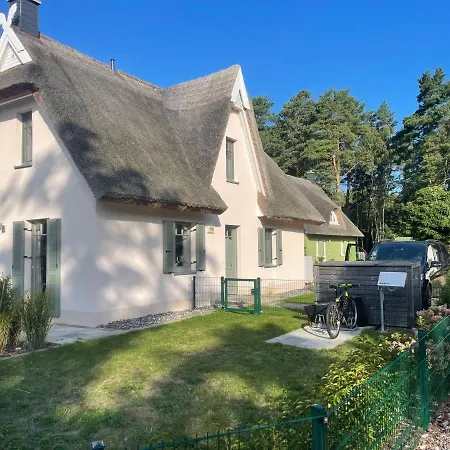 Ferienhaus Reethaus Seeadler Mit Sauna, Terrasse, Garten Glowe