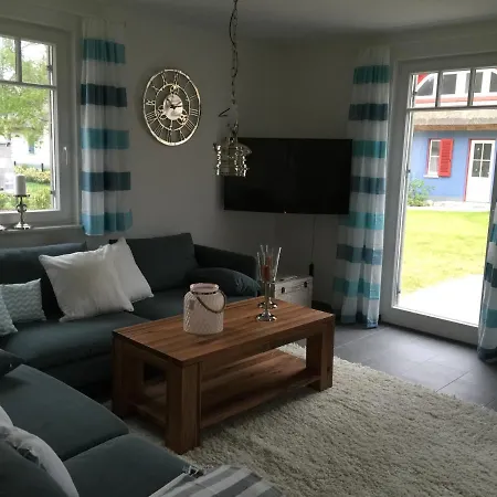 Reethaus Seeadler Mit Sauna, Terrasse, Garten Glowe