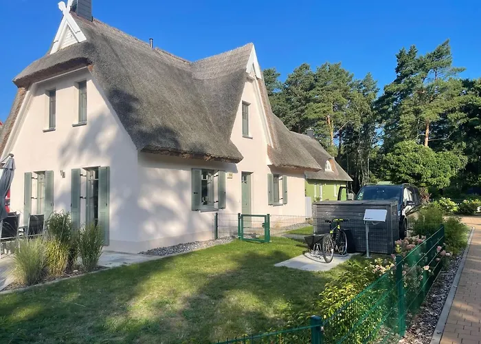 Feriehus Reethaus Seeadler Mit Sauna, Terrasse, Garten Glowe