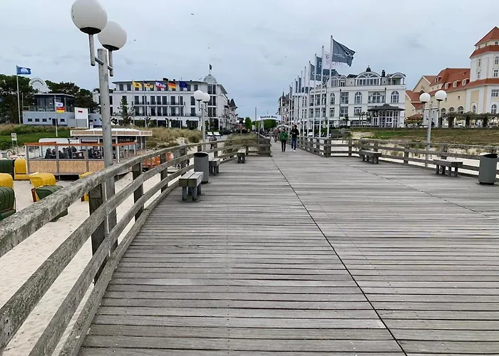 Reethaus Seeadler Mit Sauna, Terrasse, Garten غلوفي